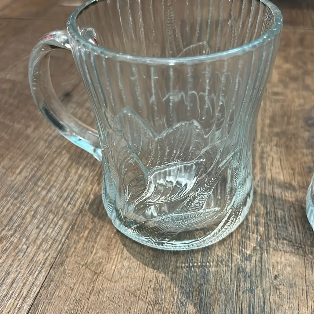 Canterbury collection Crocus Mugs 10 oz Embossed Clear Glass Set of 2 by Arcoroc